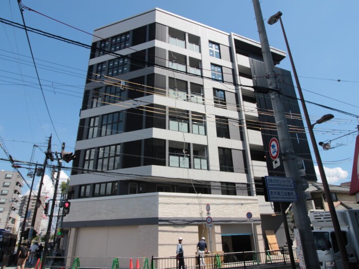 物件外観写真6　(エントランス部分)