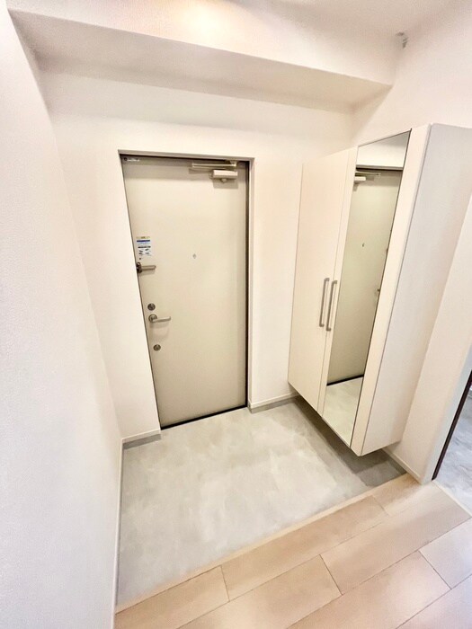 物件内観写真7　(玄関)