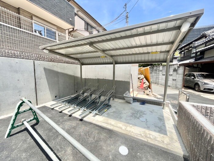 物件外観写真3　(駐輪場)