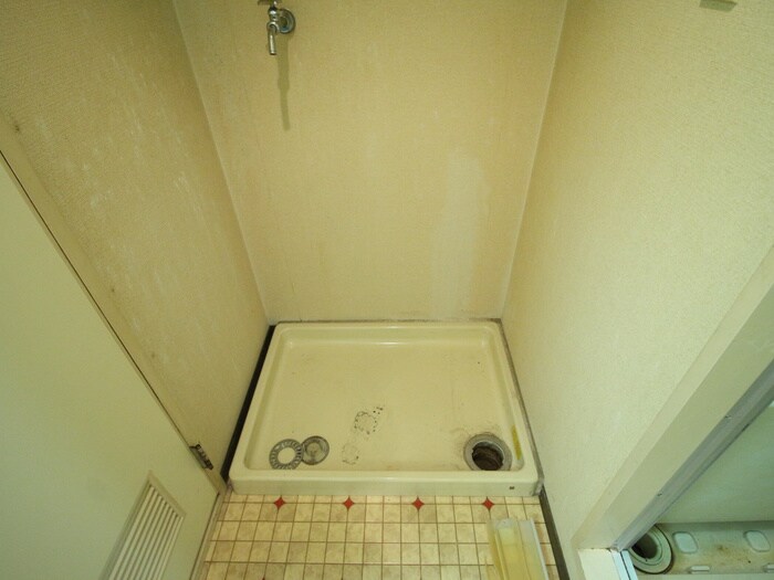 物件内観写真18　(洗濯機置場)