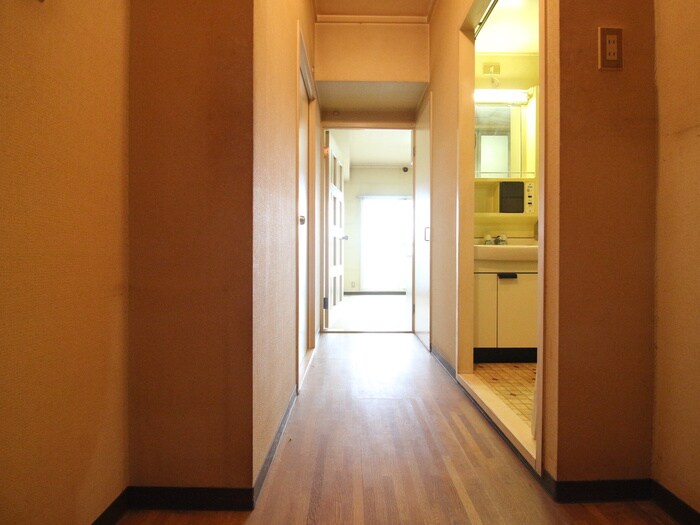 物件内観写真20　(廊下)