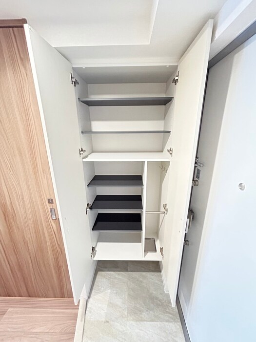 物件内観写真15　(靴箱)