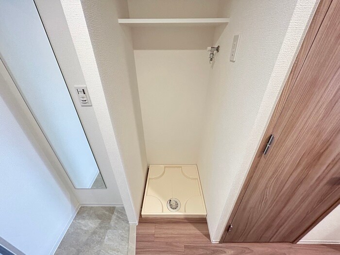 物件内観写真16　(洗濯機置場)