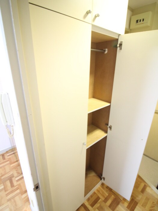 物件内観写真12　(収納)