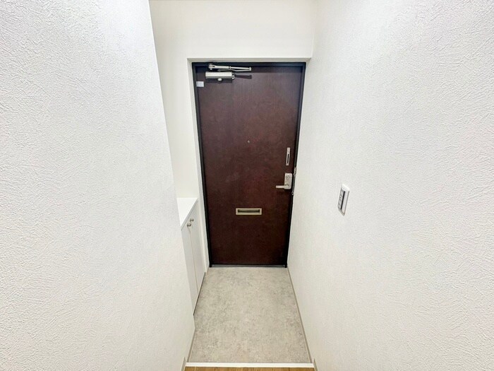 物件内観写真8　(玄関)