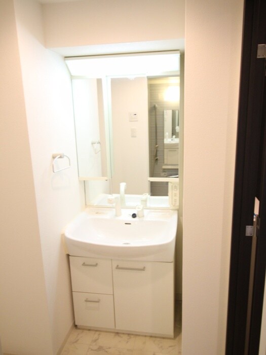 物件内観写真8　(洗面)