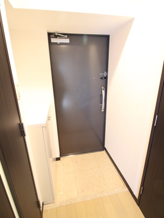 物件内観写真12　(玄関)