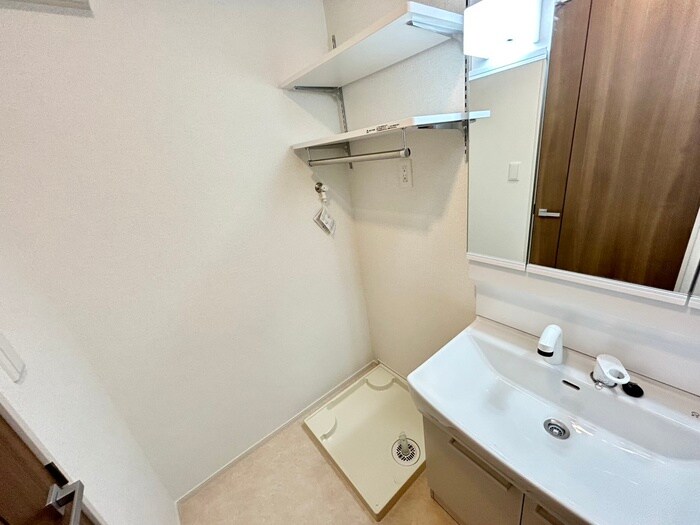 物件内観写真12　(洗濯機置場)