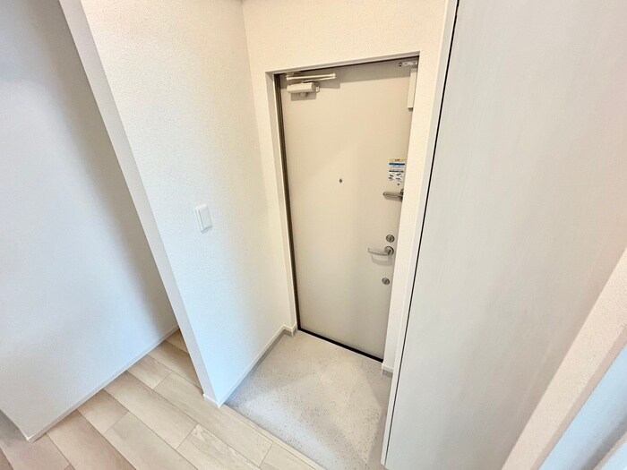 物件内観写真18　(玄関)
