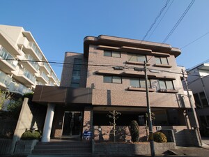 ベルカンポ甲子園外観写真