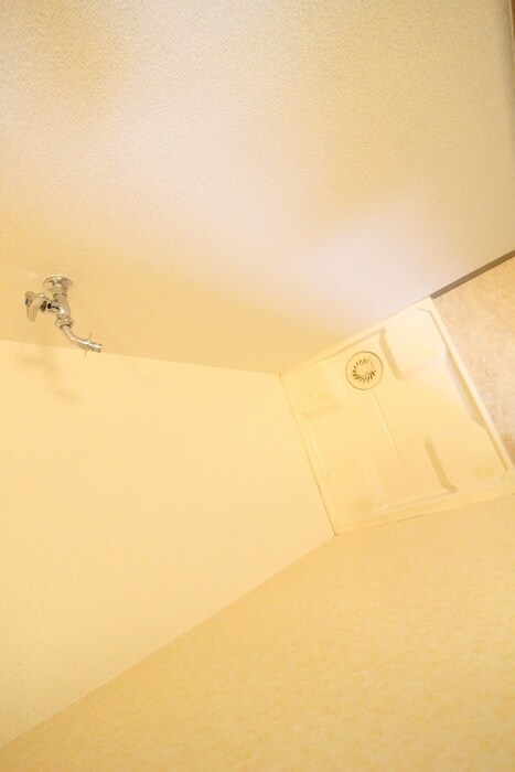 物件内観写真13　(洗濯機置場)