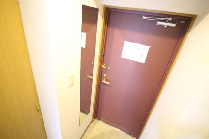 物件内観写真14　(玄関)