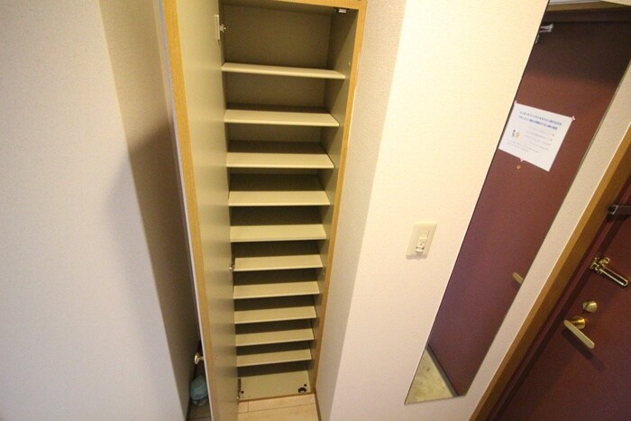 物件内観写真15　(靴箱)