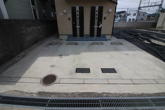 物件外観写真4　(駐車場)