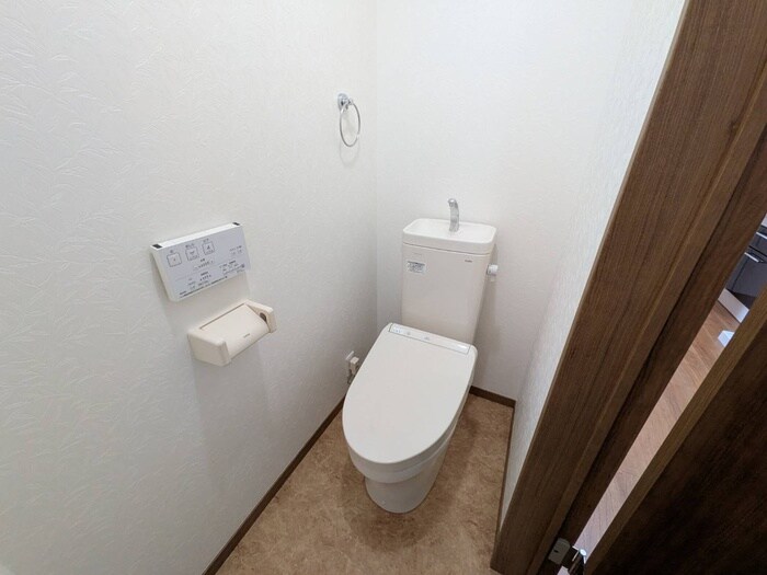 物件内観写真12　(トイレ)