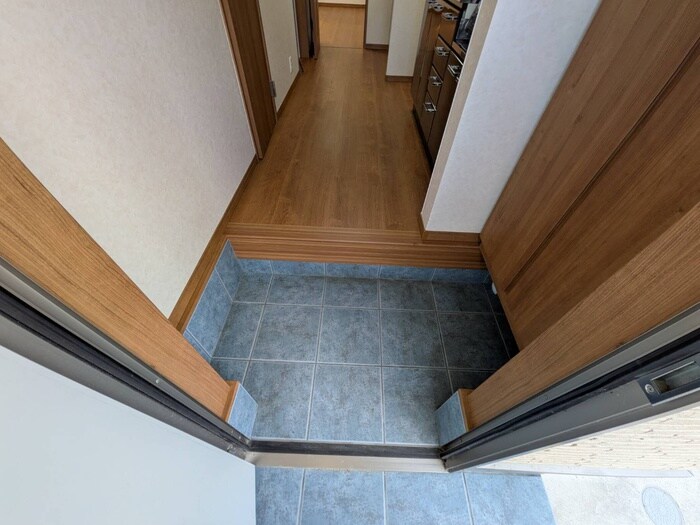 物件内観写真16　(玄関)