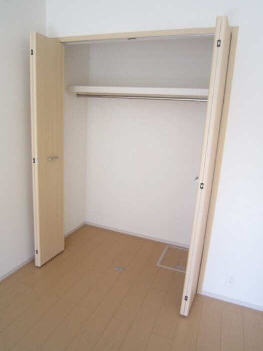 物件内観写真12　(収納)