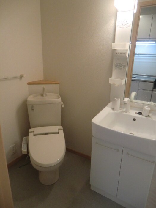 物件内観写真12　(トイレ)