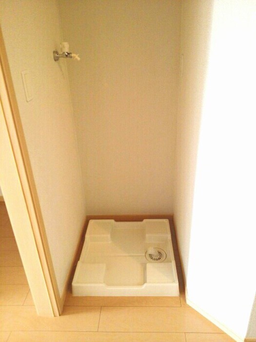 物件内観写真17　(洗濯機置場)