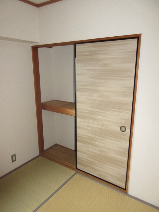 物件内観写真8　(収納)