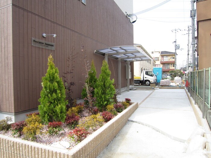 物件外観写真3　(駐輪場)