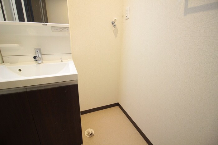 物件内観写真14　(洗濯機置場)