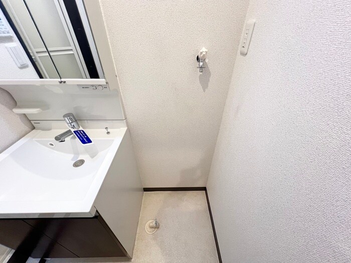 物件内観写真15　(洗濯機置場)