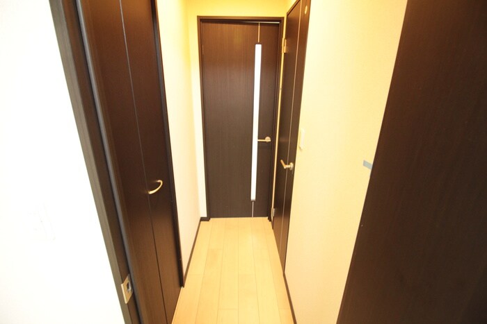 物件内観写真18　(廊下)