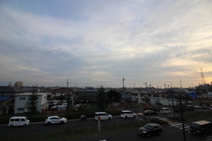 物件内観写真20　(室内からの展望)