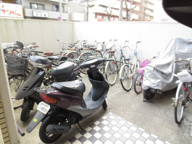物件外観写真3　(駐輪場)