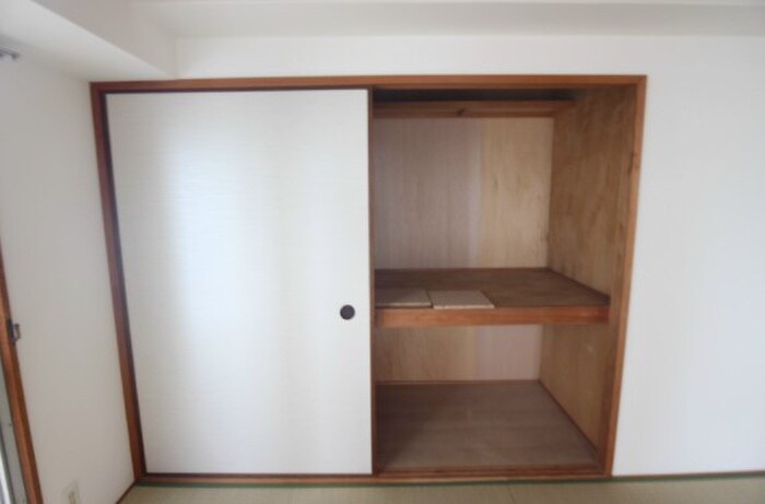 物件内観写真12　(収納)