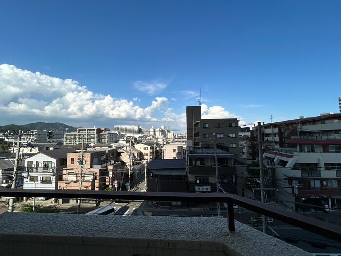 物件内観写真17　(室内からの展望)