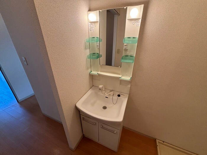 物件内観写真8　(洗面)