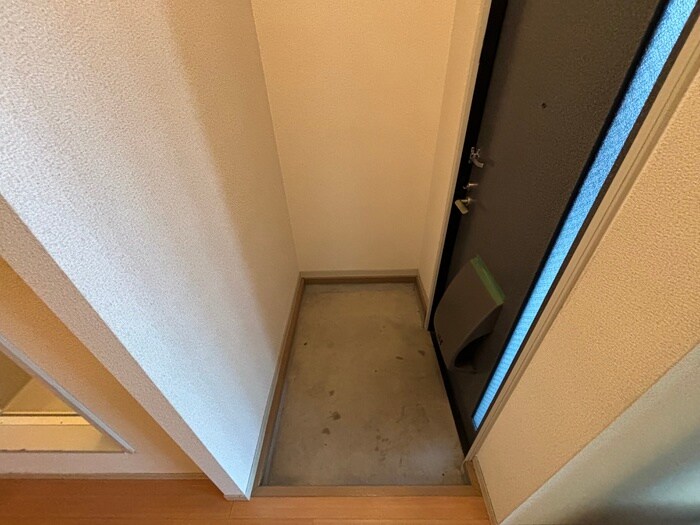 物件内観写真17　(玄関)