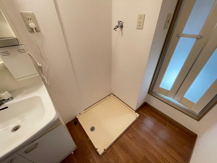 物件内観写真13　(洗濯機置場)