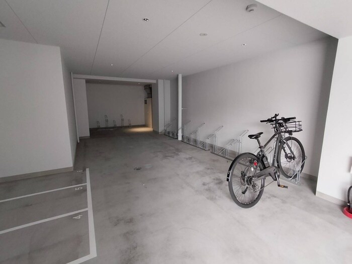物件外観写真5　(駐輪場)