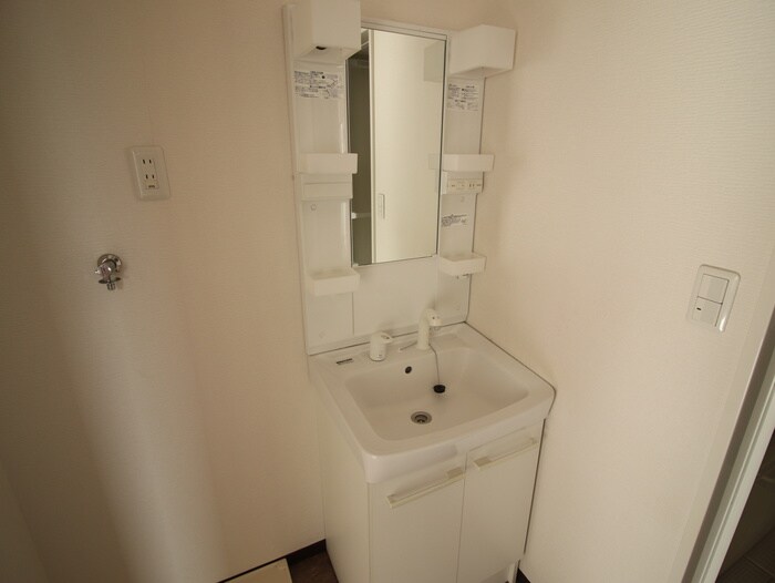 物件内観写真15　(玄関)