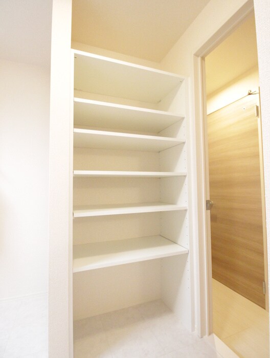 物件内観写真10　(収納)