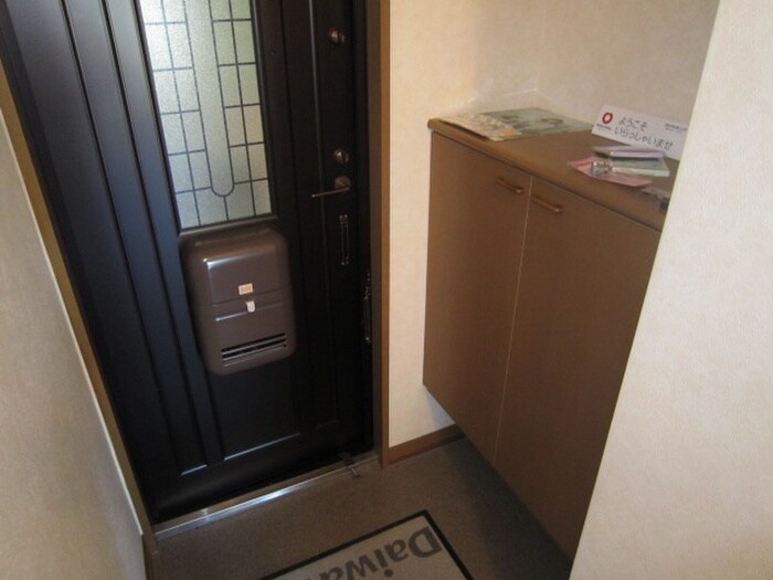 物件内観写真7　(玄関)