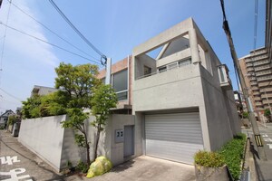 Glow蛍池外観写真