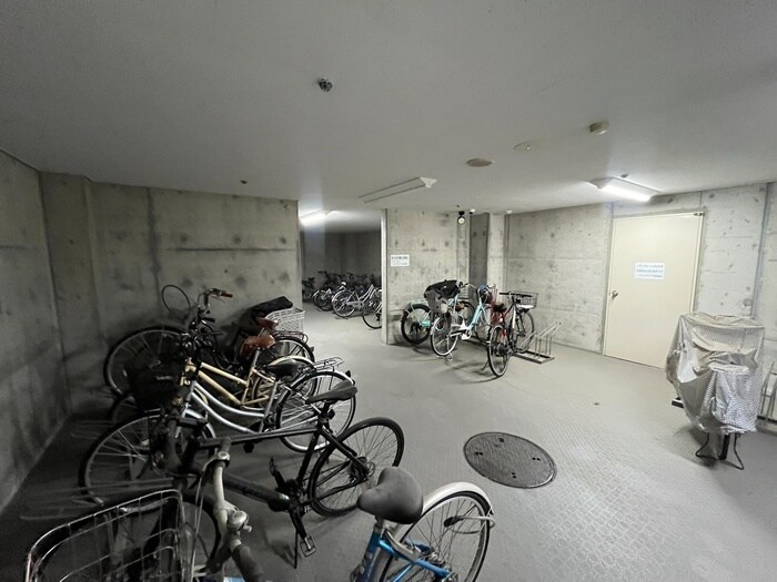 物件外観写真5　(駐輪場)