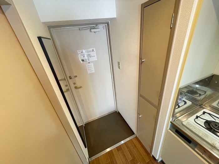 物件内観写真18　(洗濯機置場)