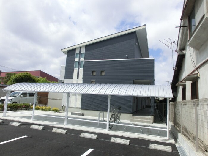 物件外観写真3　(駐車場)