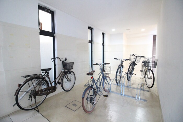 物件外観写真6　(駐輪場)