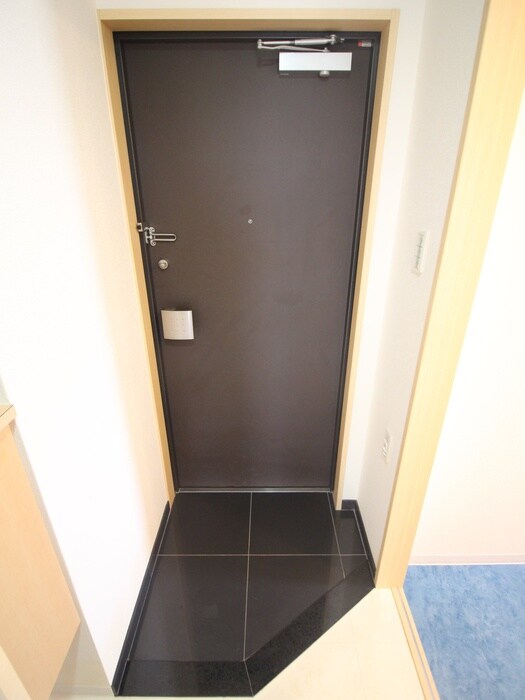 物件内観写真17　(玄関)