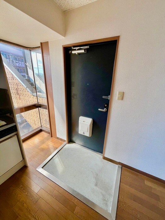 物件内観写真19　(玄関)