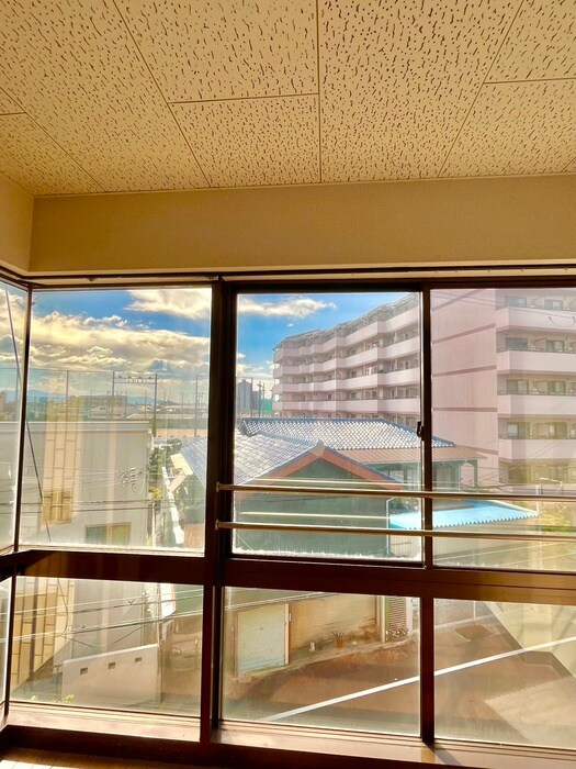 物件内観写真22　(室内からの展望)