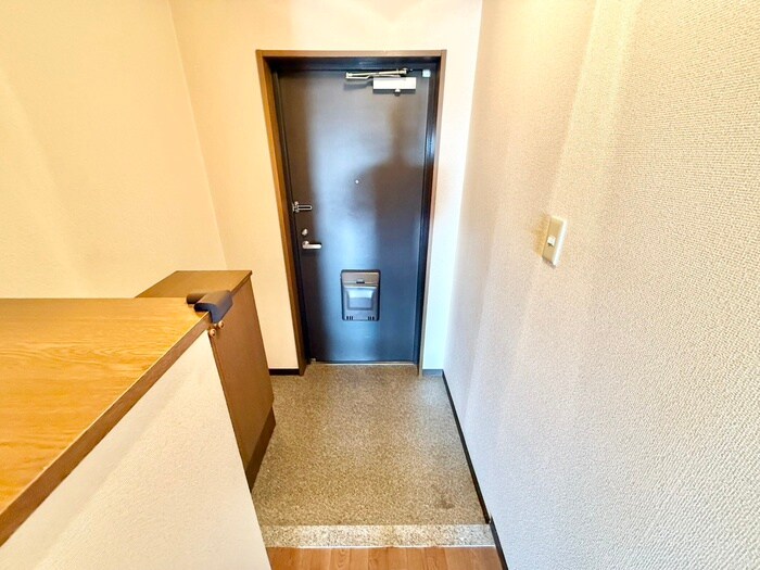 物件内観写真16　(玄関)