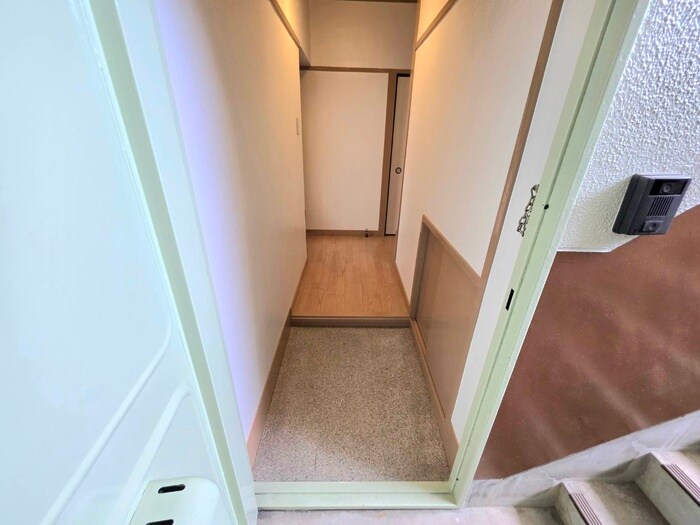 物件内観写真13　(玄関)