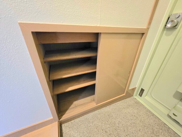 物件内観写真14　(靴箱)